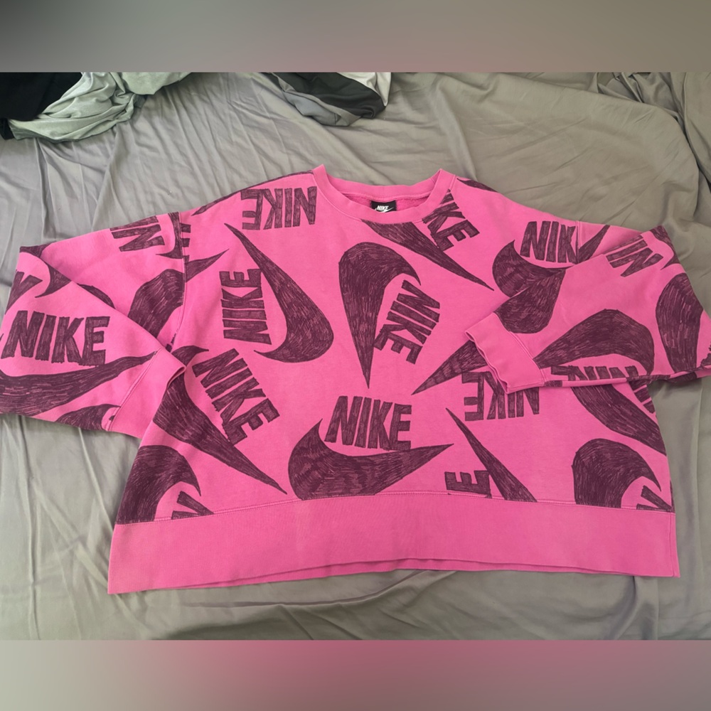 Nike oversized crop top sweater in awesome condition ! Size 3X